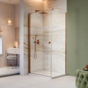 Strømberg Noma 135 fast brusevæg m/svingdør til venstre - 80 x 80 - Klar glas/børstet kobber