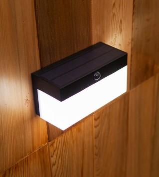 Lutec Fran Solar udendørs væglampe m/solceller og sensor - Mat sort Lutec Fran Solar udendørs væglampe m/solceller og sensor - Mat sort