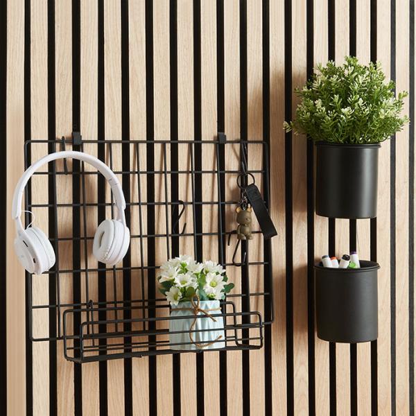 Sort organizer til akustikpanel inkl. 4 S-kroge og hylde Sort organizer til akustikpanel inkl. 4 S-kroge og hylde