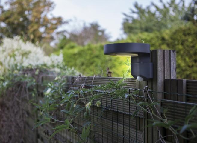 Lutec Diso Solar udend&oslash;rs v&aelig;glampe m/solceller og sensor - Gr&aring;