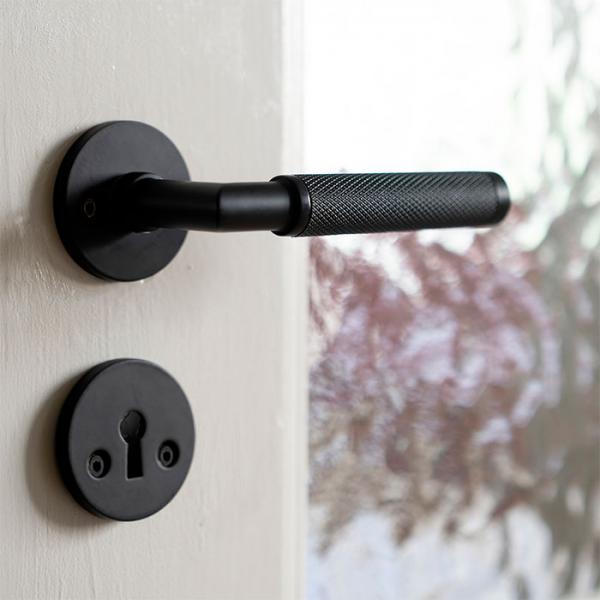 Beslagsboden Design indend&oslash;rs d&oslash;rh&aring;ndtag m/crystal cut - Mat sort