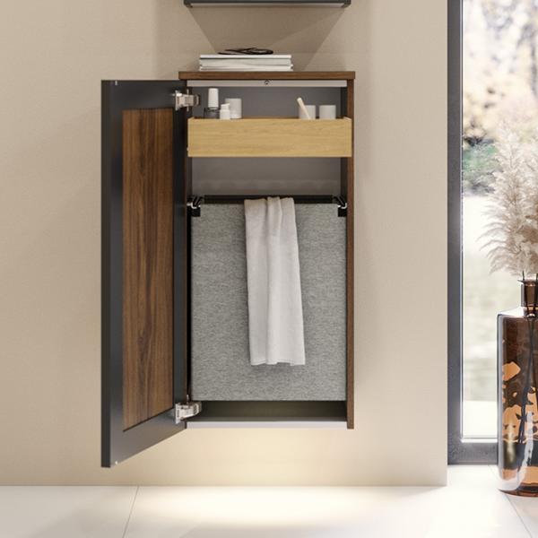 Dansani Luna Urban sideskab m/vasketøjspose - Venstrehængslet - Brun eg/sort ramme Dansani Luna Urban sideskab m/vasketøjspose - Venstrehængslet - Brun eg/sort ramme