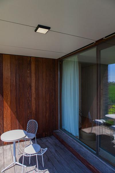 Lutec Architectural Helena udendørslampe til loft og væg - 22 x 22 cm Lutec Architectural Helena udendørslampe til loft og væg - 22 x 22 cm