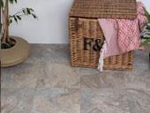 Selvklæbende gulv - Fliselook